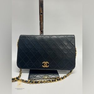 🖤SOLD🖤Chanel vintage quilted flap bag